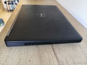 Dell 5570 i5 / 8 GB / 256 SSD / Windows 11 - 5