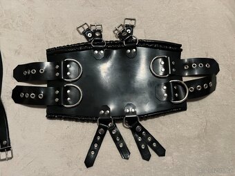 Latexový/gumový heavyrubber korzet s oky vel.M - 5