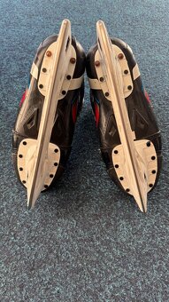 BAZAR - HRÁČSKÉ HOKEJOVÉ BRUSLE CCM JETSPEED FT670 SENIOR - 5