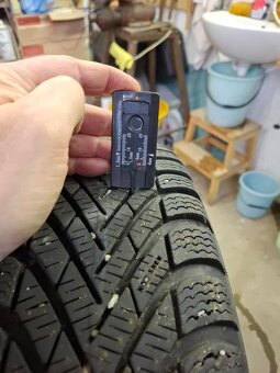 Prodám zimní kola Pirelli Cinturato - 5