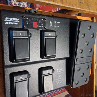 Elektrická kytara, kombo, pedály. - 5