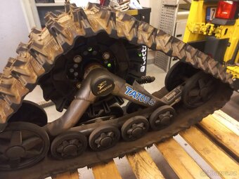 Can-Am Maverick Trail 1000 DPS + pásy Camoplast Tatou 4S - 5