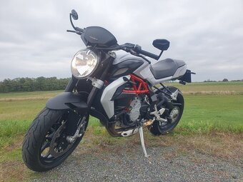 MV Agusta 800 Brutale - 5