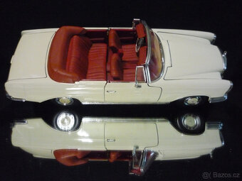 Mercedes Benz 280 SE Automatic Maisto 1/18 - 5
