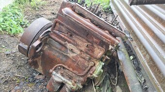 Díly součástky z traktoru Zetor 3011. - 5