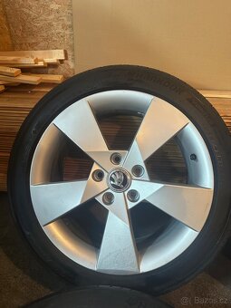 ALU Kola ŠKODA 5x112 R17 DENOM NOVÉ Letní Pneu 225/45/17 - 5