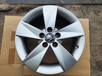 Prodám 2kusy 15"alu disků model Rotare originál Škoda Fabia - 5