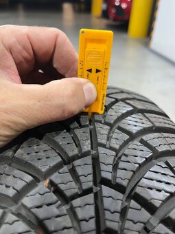 Zimní pneu 195/60 r15 Dot 2120 - 5