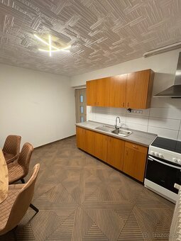 Pronájem pokoje v bytovém domě - 5