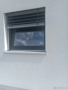 Plastove okno vc venkovní zaluzie a parapetů 120x130 - 5