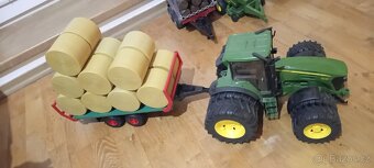 BRUDER Traktor +přídavná kola 4X - 5
