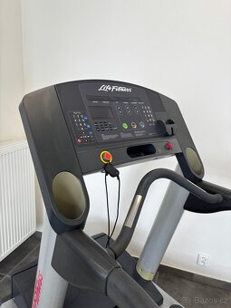 Life Fitness integrity - profi běžecký pás - 5