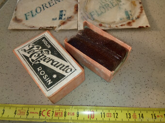 Kalafuna a struny z půdy - PLATÍ do SMAZÁNÍ - 5