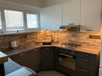 Pronájem bytu 1+1 45 m² Osadní, Praha - Holešovice - 5