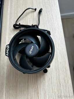 Procesor AMD Ryzen 5 5600 - AMD Wraith Stealth - 5