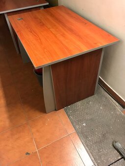 Kancelářský stůl - 5