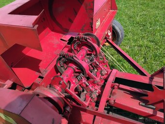 Prodám lis na malé hranaté balíky New Holland 55 - 5