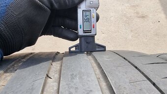Letní pneu 255/35/20 Michelin - 5