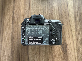 Nikon D7500 18-140 VR kit, zánovní v záruce - 5