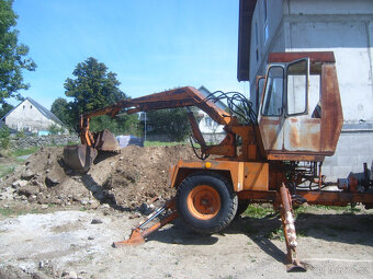 nakladač unhz 750 - 5