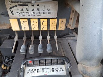 Prodám Renault 280 euro5 motor Volvo rok 2010 najeto - 5