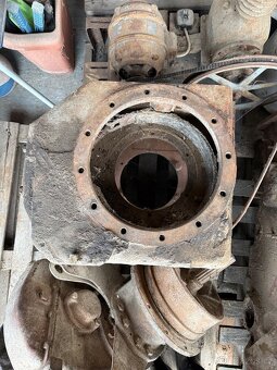 Díly na traktor - 5