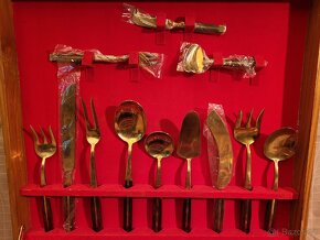 Dvoupatrová příborová sada (mosaz a týkové dřevo) - 5