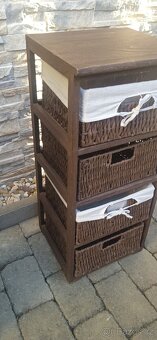 Regál se 4 proutěnými košíky - 5