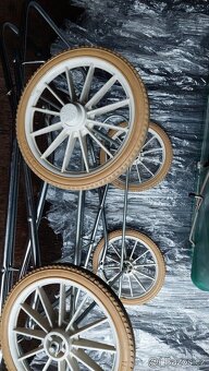 Retro kočárek pro panenky - 5