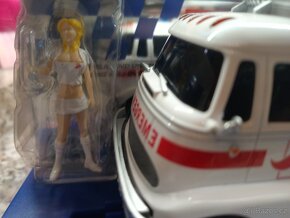 Prodám vyměním nové autíčko Carrera Ambulance sanitka - 5