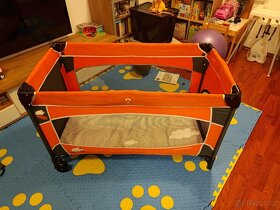 Prodám: pevná dětská cestovní postýlka - 5