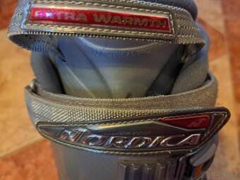 ZNAČKOVÉ LYŽÁKY NORDICA,VE VELMI PĚKNÉM STAVU,PÁRKRÁT NA SOB - 5