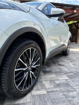 Toyota C-HR 1.2 turbo maximální výbava - 5
