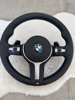 Predám vyhrievaný BMW Mpacket volant F10/F01 - 5