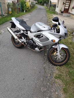 Prodám Honda VTR 1000f - 5