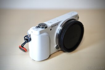 Sony Alpha NEX-3N - 5