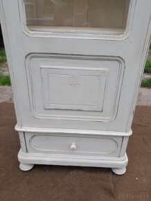 Starožitná vitrína - 5