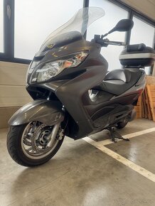 PRODÁM SKUTR MOTORKU SUZUKI BURGMAN 400i - 5