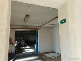 Pronájem dílny / skladu – 230 m² (kancelář + šatna) - 5