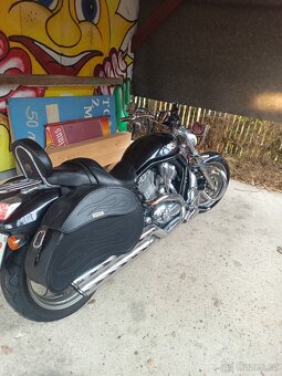 HARLEY DAVIDSON V-ROD - 5
