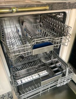 Venkovská vestavěná kuchyně se spotřebiči,5657 - 5