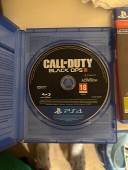 Ps4 ,dva ovladače + 5x hra + volant +VR - 5