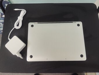 MacBook Pro 2017 | 16GB RAM | 256GB solid-state disk - 5