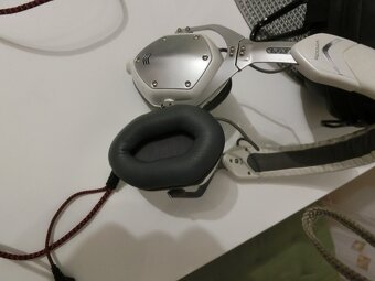 Sluchatka V-Moda - 5