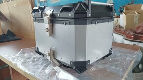 Parádní ALU topcase - NOVÝ - včetně montážní sady .. 45 l - 5