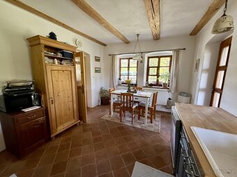 Prodej rodinného domu 200 m2, pozemek 1.207 m2 - 5