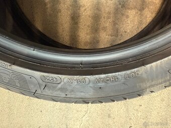 MICHELIN Primacy 4 235/40 R19 - 5