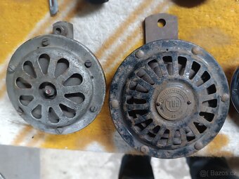 Klakson Jawa,škoda Tudor,gaz,sytič,pastorek náhonu,svetlo - 5