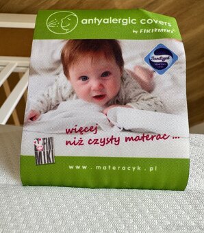 Bila postylka se suplikem a antialergickou matraci - 5
