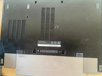 Dell E6410 (i5) + dock + 210w zdroj - úklid skladu - 5